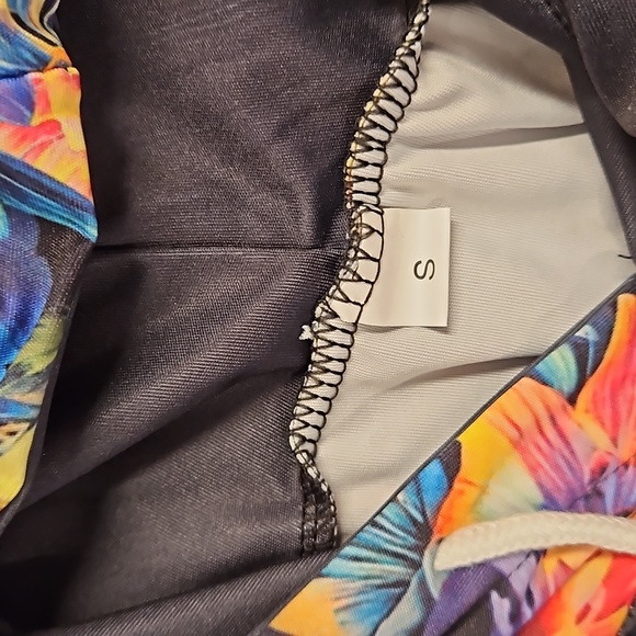 HOGWART'S Harry Potter themed graphics floral fauna long sleeve hoodie Small EUC - Picture 3 of 9